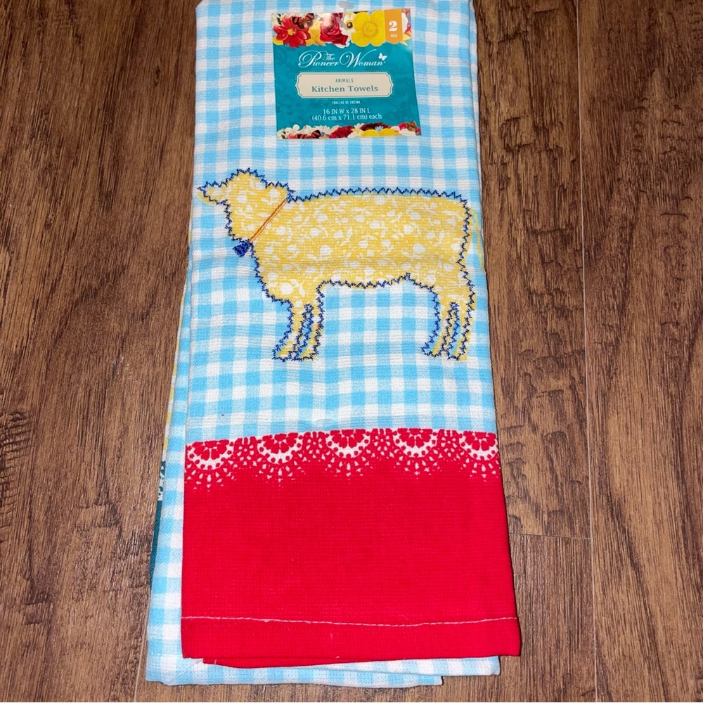 The Pioneer Woman Towels! NWT!